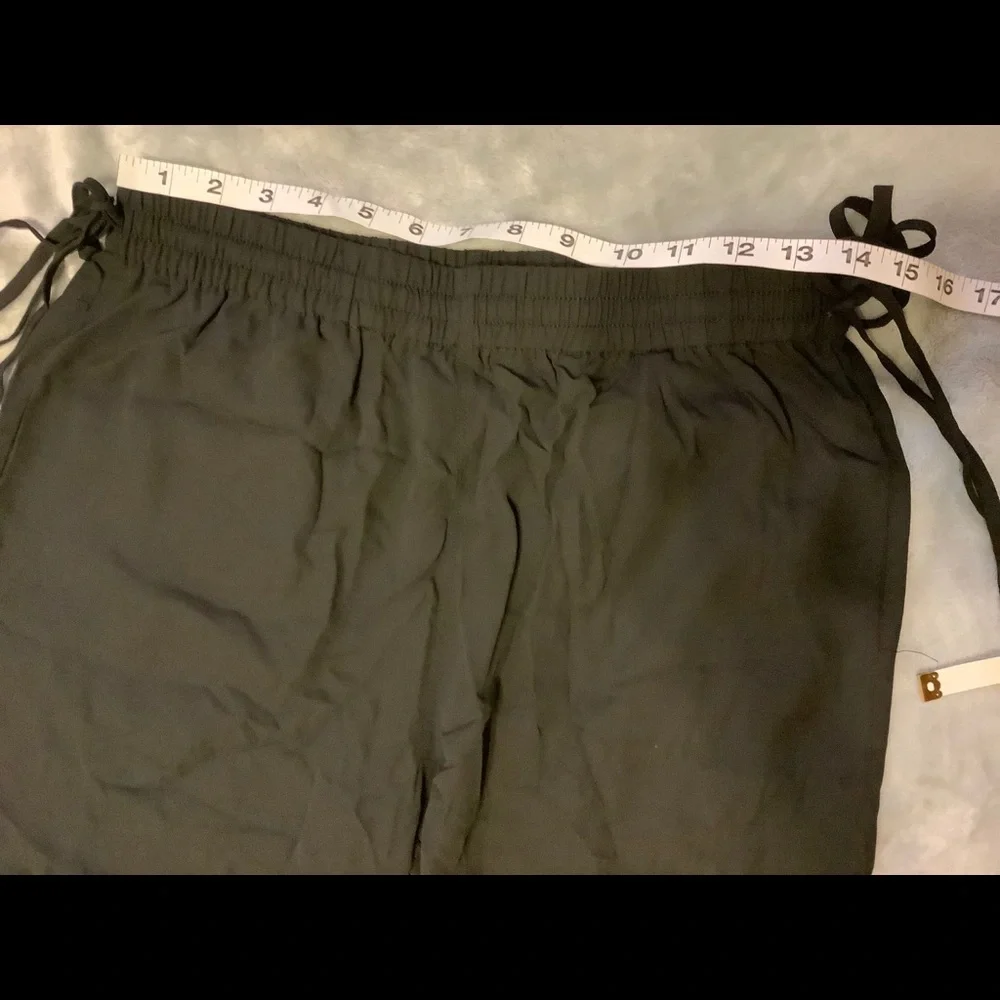 Pants - Picture 3 of 6
